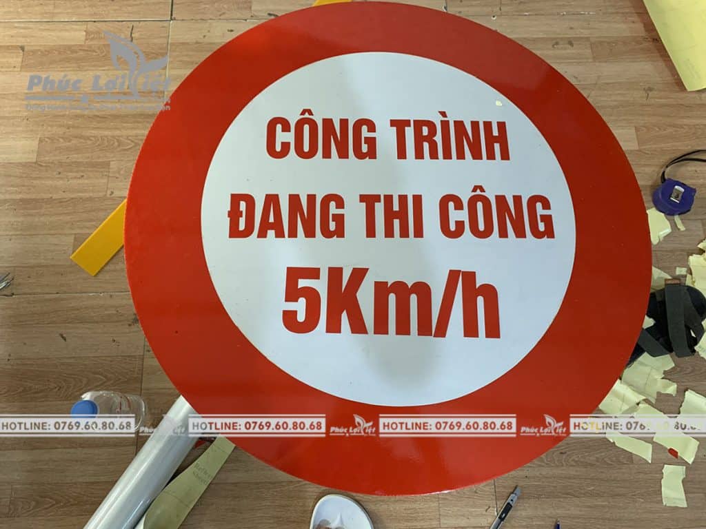 Thi công biển báo giao thông uy tín - Phúc Lợi Việt Đà Nẵng