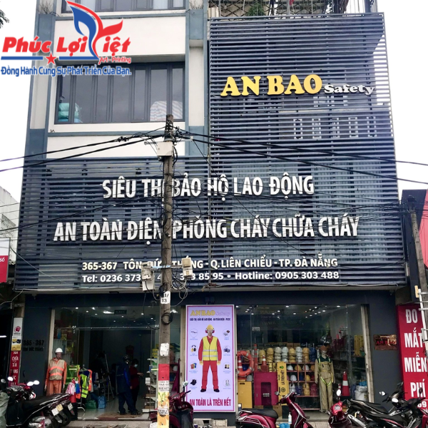 Làm biển hiệu lam sắt chữ nổi đèn LED tại Đà Nẵng
