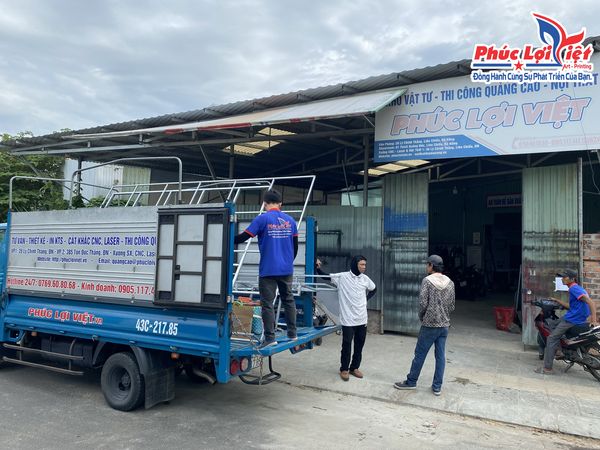 Xe phục vụ vận chuyển hàng hóa của Phúc Lợi Việt